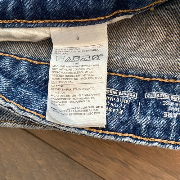 Old Navy High-Waisted Flare Ankle Jeans Size 6 - Picture 7 of 10